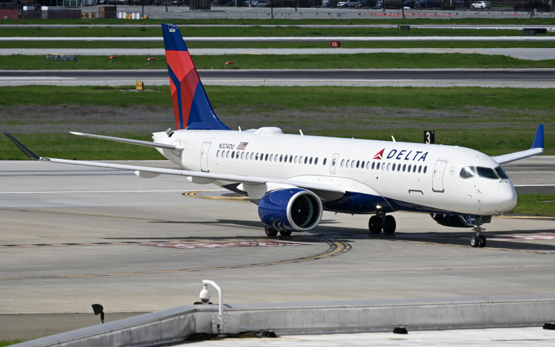 Photo of N324DU - Delta Airlines Airbus A220-300 at SJC on AeroXplorer Aviation Database