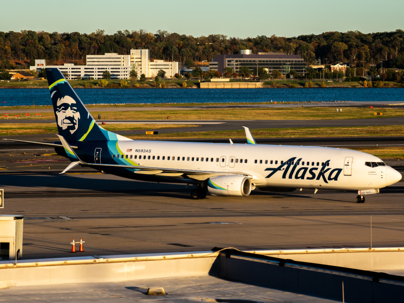 Photo of N593AS - Alaska Airlines Boeing 737-800 at DCA on AeroXplorer Aviation Database