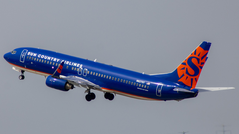 Photo of N827SY - Sun Country Airlines Boeing 737-800 at IND on AeroXplorer Aviation Database