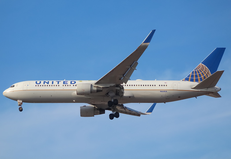 Photo of N664UA - United Airlines Boeing 767-300ER at ORD on AeroXplorer Aviation Database