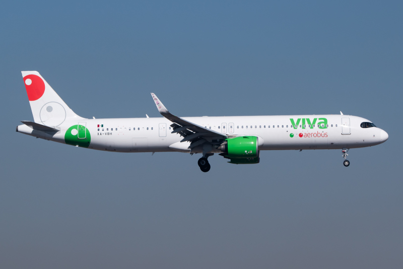 Photo of XA-VBH - VivaAerobus Airbus A321NEO at MEX on AeroXplorer Aviation Database