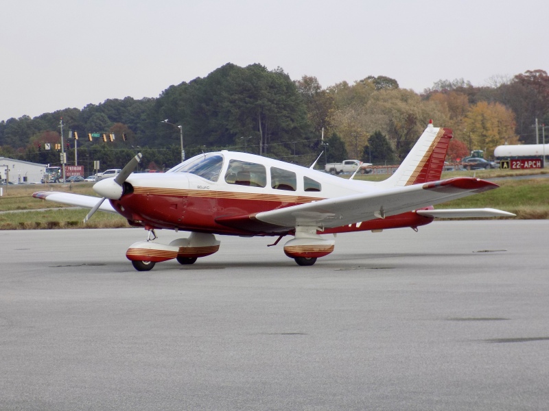 Photo of N2841V - PRIVATE Piper PA-28 at ESN on AeroXplorer Aviation Database