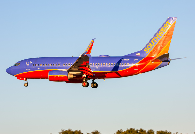 Photo of N284WN - Southwest Airlines Boeing 737-700 at BWI on AeroXplorer Aviation Database