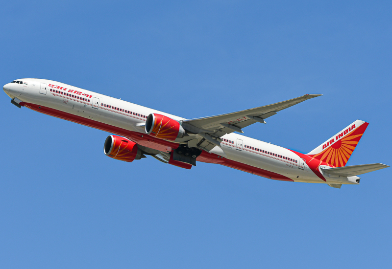 Photo of VT-ALX - Air India Boeing 777-300ER at ORD on AeroXplorer Aviation Database