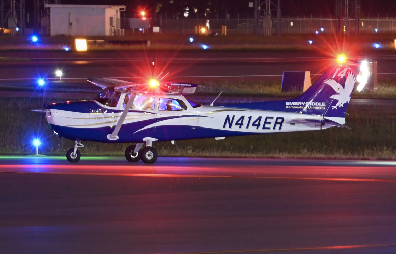 Photo of N414ER - Embry-Riddle Aeronautical University Cessna 172 at DAB on AeroXplorer Aviation Database