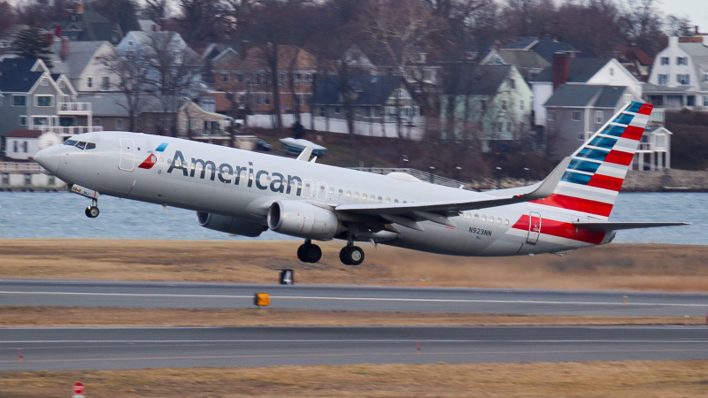 Photo of N923NN - American Airlines Boeing 737-800 at BOS on AeroXplorer Aviation Database