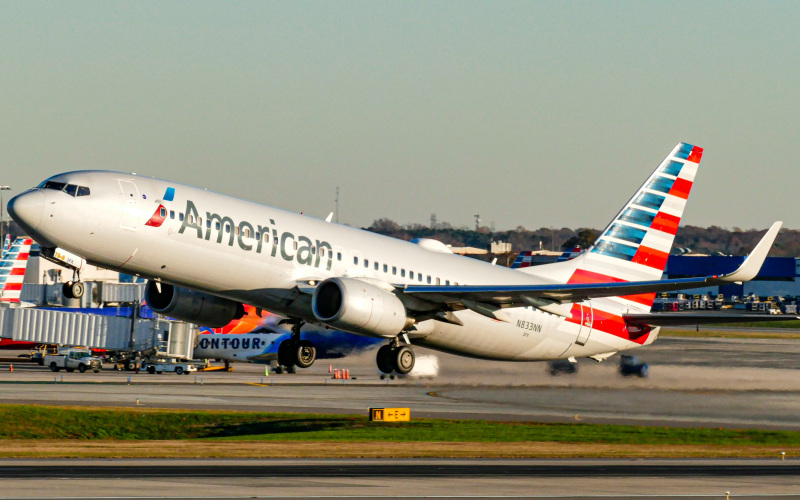 Photo of N833NN - American Airlines Boeing 737-800 at CLT on AeroXplorer Aviation Database