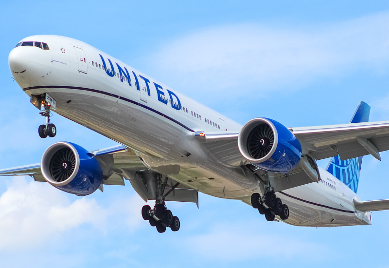 Photo of N2749U - United Airlines Boeing 777-300ER at ORD on AeroXplorer Aviation Database