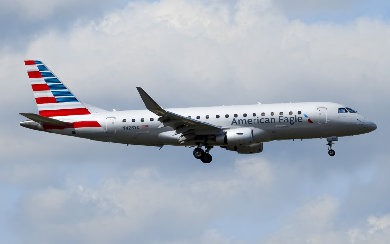 Photo of N428YX - American Eagle Embraer E175 at EWR on AeroXplorer Aviation Database