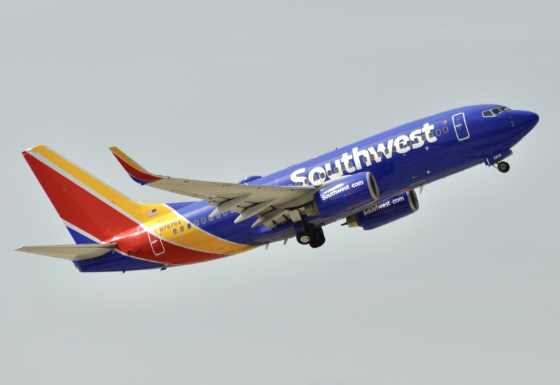 Photo of N7876A - Southwest Airlines Boeing 737-700 at MDW on AeroXplorer Aviation Database