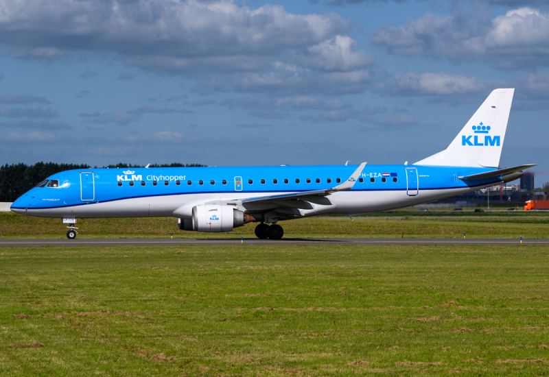 Photo of PH-EZA - KLM CityHopper Embraer E190 at AMS on AeroXplorer Aviation Database