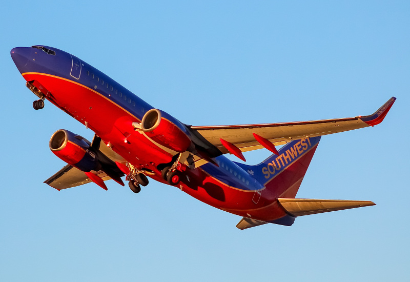 Photo of N259WN - Southwest Airlines Boeing 737-700 at MKE on AeroXplorer Aviation Database