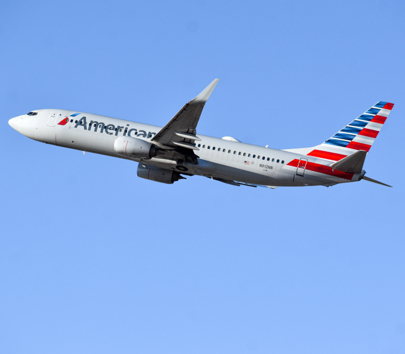 Photo of N912NN - American Airlines Boeing 737-800 at PHX on AeroXplorer Aviation Database