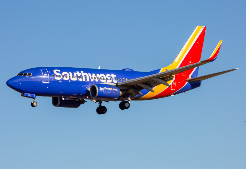 Photo of N220WN - Southwest Airlines Boeing 737-700 at BWI on AeroXplorer Aviation Database