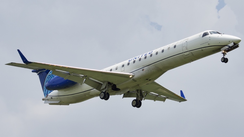 Photo of N14186 - United Express Embraer ERJ145 at IAH on AeroXplorer Aviation Database