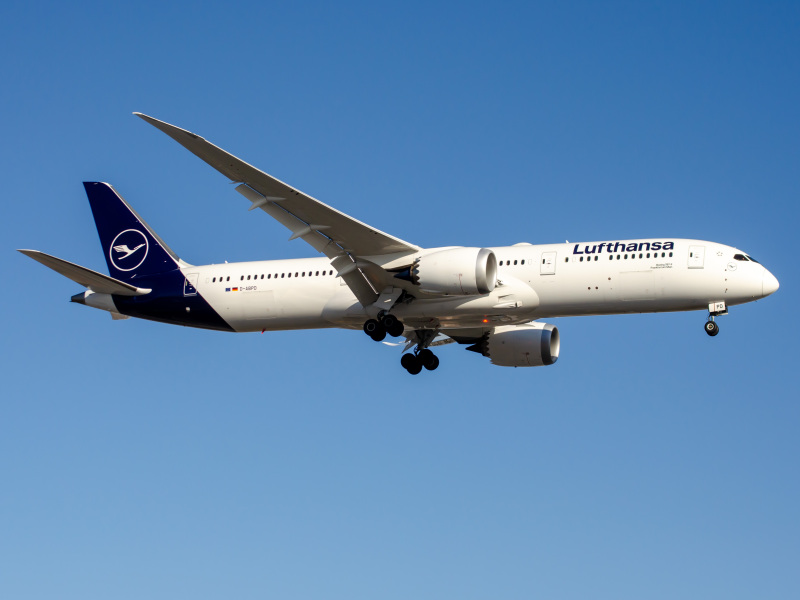 Photo of D-ABPD  - Lufthansa Boeing 787-9 at EWR on AeroXplorer Aviation Database