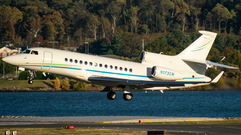 Photo of N173CN - PRIVATE Dassault Falcon 7X at DCA on AeroXplorer Aviation Database