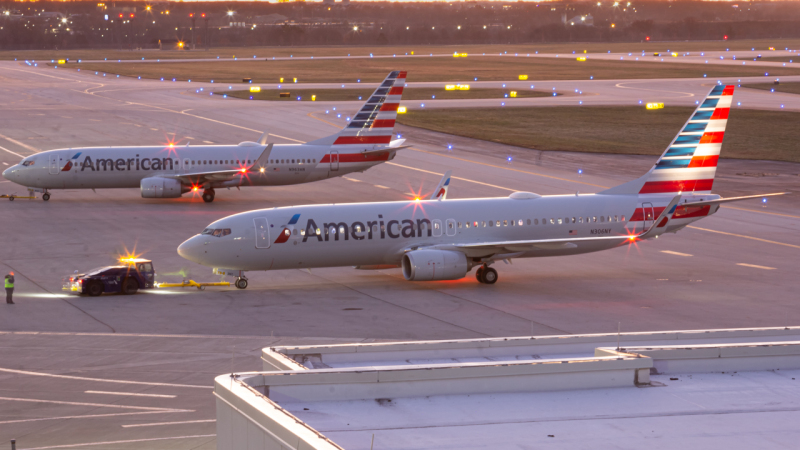 Photo of N306NY - American Airlines Boeing 737-800 at CMH on AeroXplorer Aviation Database