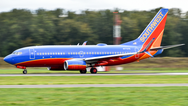Photo of N7737E - Southwest Airlines Boeing 737-700 at PDX on AeroXplorer Aviation Database