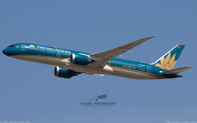 Photo of VN-A870 - Vietnam Airlines Boeing 787-9 at SIN on AeroXplorer Aviation Database