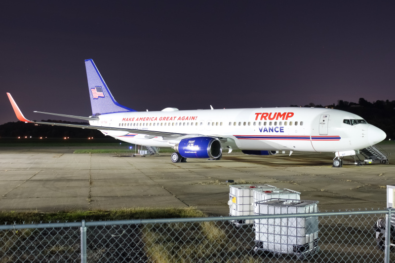 Photo of N917XA - Eastern Air Express Boeing 737-800 at LUK on AeroXplorer Aviation Database