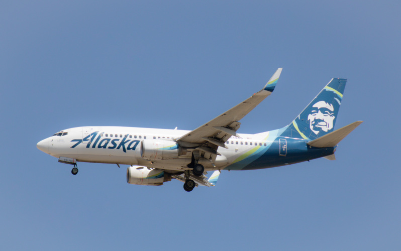 Photo of N618AS - Alaska Airlines Boeing 737-700 at KBOI on AeroXplorer Aviation Database
