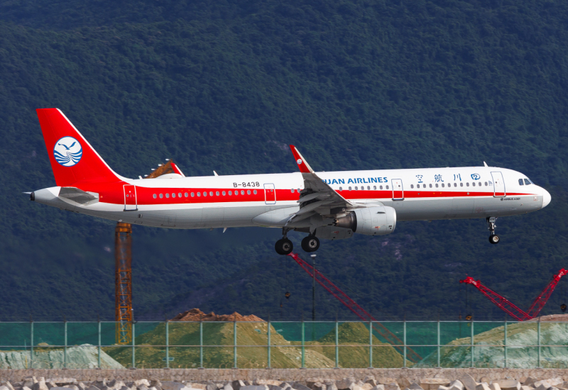 Photo of B-8438 - Sichuan Airlines Airbus A321-200 at HKG on AeroXplorer Aviation Database