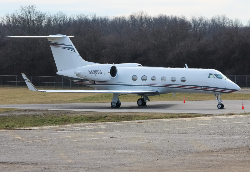 Photo of N598GS - PRIVATE  Gulfstream G-IV at LUK on AeroXplorer Aviation Database
