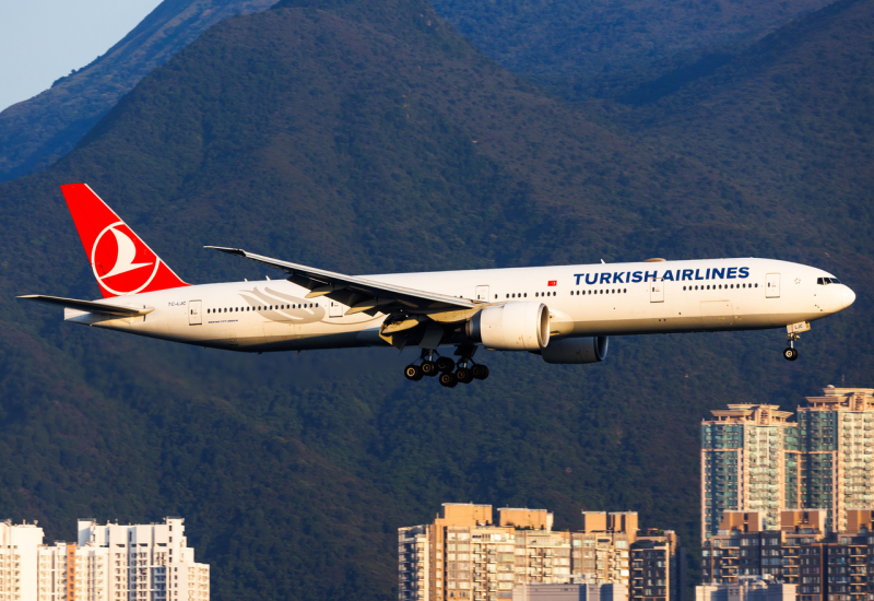 Photo of TC-LJC - Turkish Airlines Boeing 777-300ER at HKG on AeroXplorer Aviation Database
