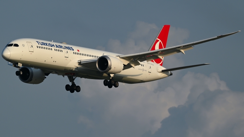 Photo of TC-LLC - Turkish Airlines Boeing 787-9 at DFW on AeroXplorer Aviation Database