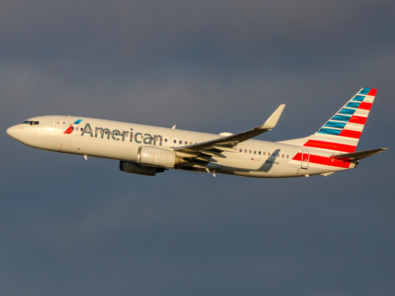 Photo of N907AN - American Airlines Boeing 737-800 at EWR on AeroXplorer Aviation Database