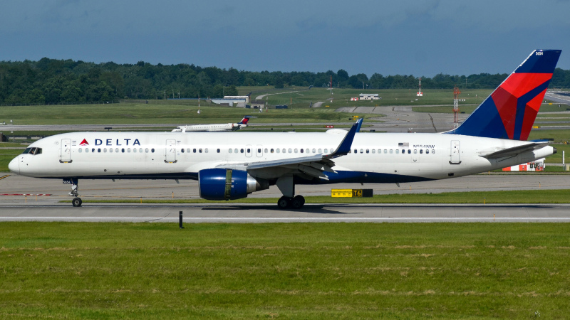 Photo of N554NW - Delta Airlines Boeing 757-200 at CVG on AeroXplorer Aviation Database