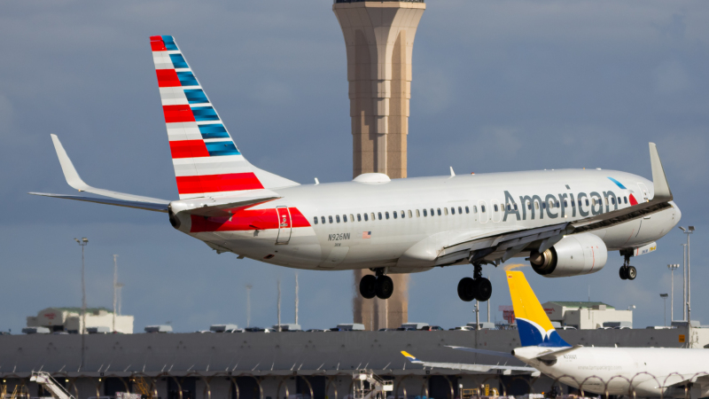 Photo of N926NN - American Airlines Boeing 737-800 at MIA on AeroXplorer Aviation Database