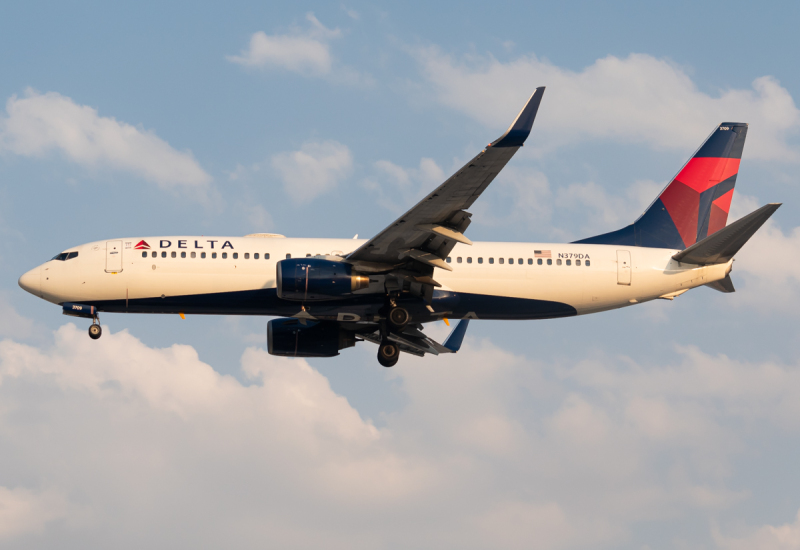 Photo of N379DA - Delta Airlines Boeing 737-800 at MEX on AeroXplorer Aviation Database