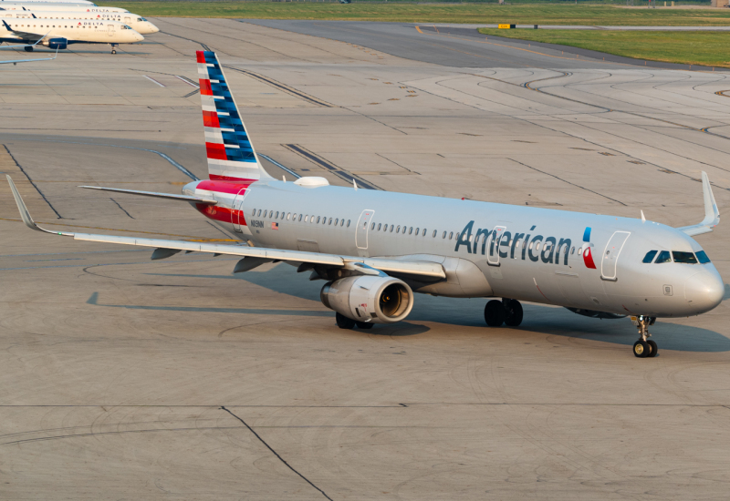 Photo of N119NN - American Airlines Airbus A321-200 at CMH on AeroXplorer Aviation Database
