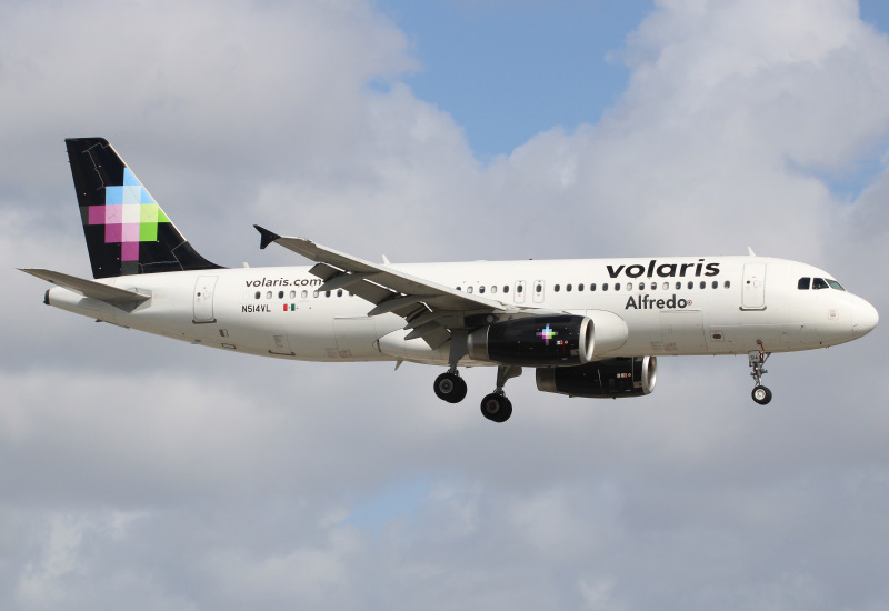 Photo of N514VL - Volaris Airbus A320 at MIA on AeroXplorer Aviation Database