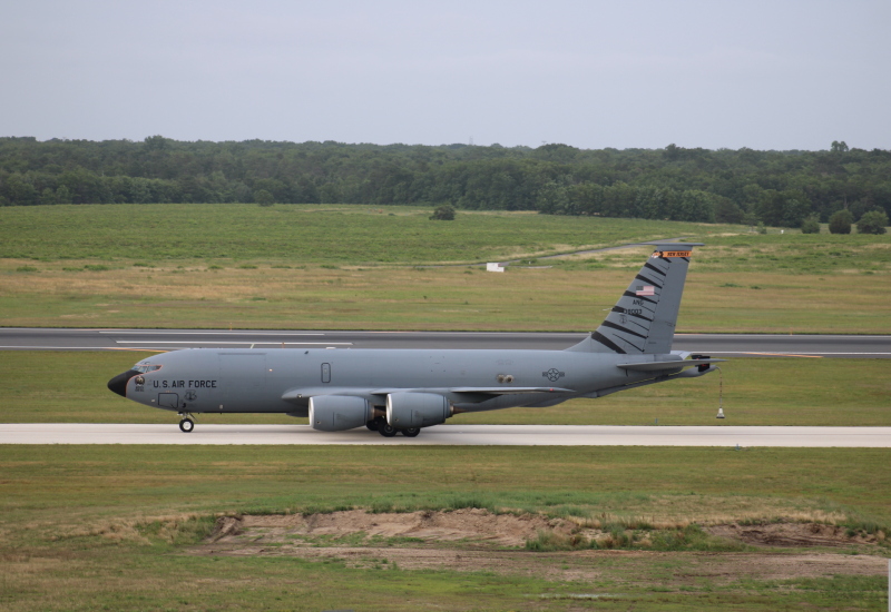 Photo of 63-8003 - USAF - United States Air Force Boeing KC-135 Stratotanker at ACY on AeroXplorer Aviation Database