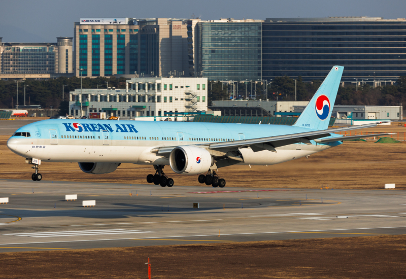 Photo of HL8208 - Korean Air  Boeing 777-300ER at ICN on AeroXplorer Aviation Database