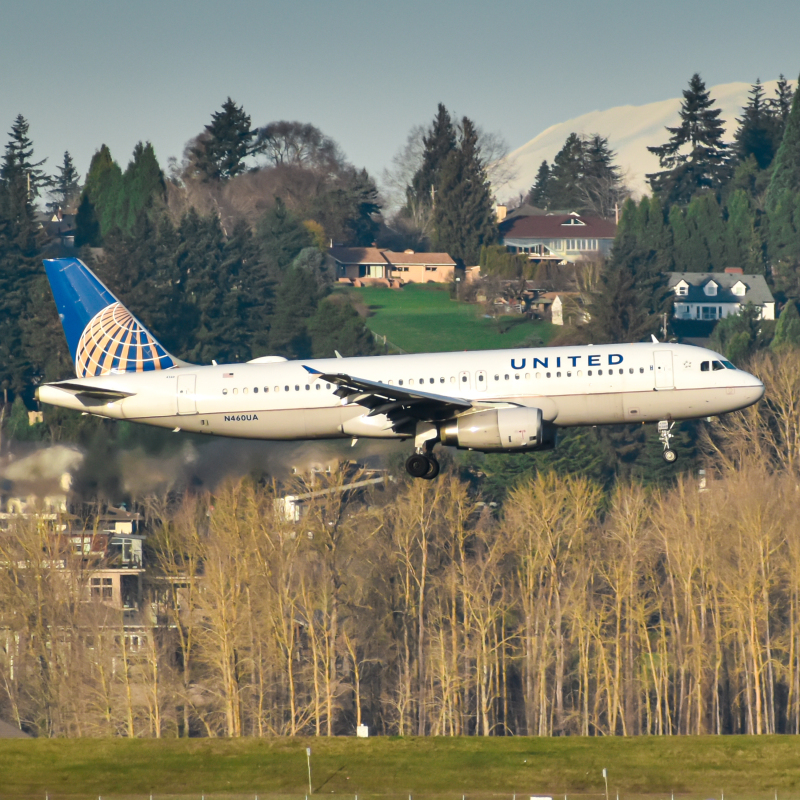 Photo of N460UA - United Airlines Airbus A320 at PDX on AeroXplorer Aviation Database