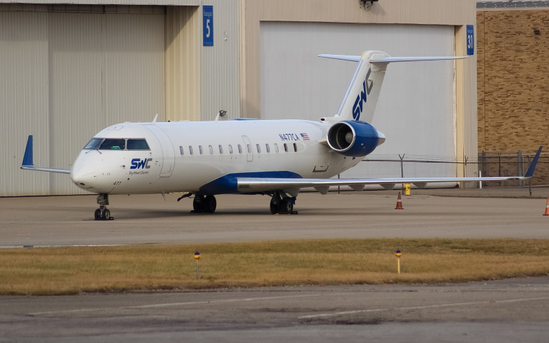 Photo of N477CA - Skywest Charter Mitsubishi CRJ-200 at LUK on AeroXplorer Aviation Database