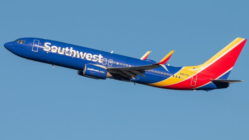 Photo of N8575Z - Southwest Airlines Boeing 737-800 at DCA on AeroXplorer Aviation Database