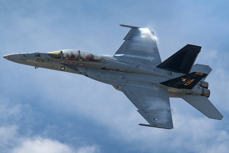 Photo of 165887 - US Navy Boeing F/A-18E/F Super Hornet at LCK on AeroXplorer Aviation Database