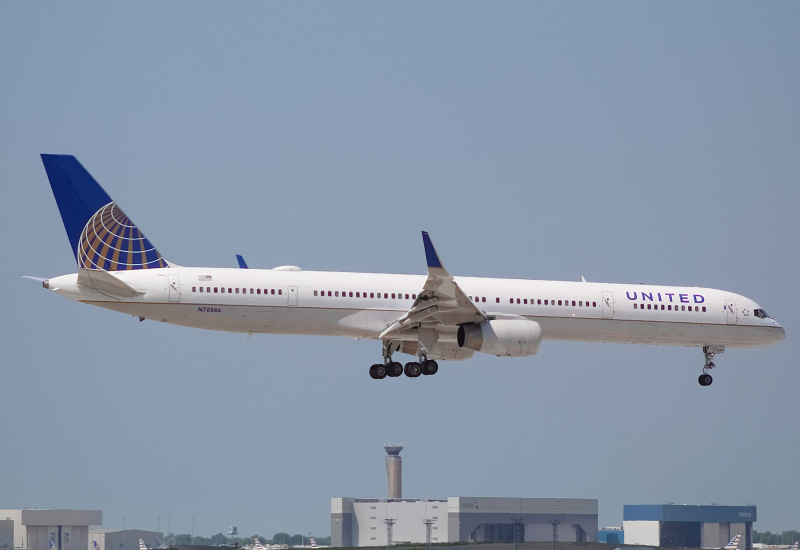 Photo of N78866 - United Airlines Boeing 757-300 at ORD on AeroXplorer Aviation Database