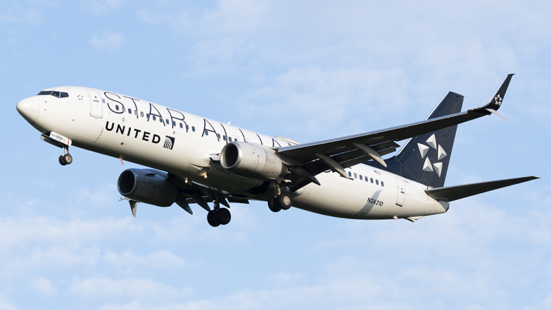 Photo of N26210 - United Airlines Boeing 737-800 at IAD on AeroXplorer Aviation Database