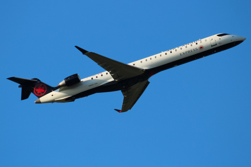 Photo of C-FJQZ - Air Canada Express Mitsubishi CRJ-900 at CVG on AeroXplorer Aviation Database