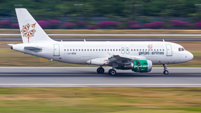 Photo of LY-KEA - GetJet Airlines Airbus A319-112 at SIN on AeroXplorer Aviation Database