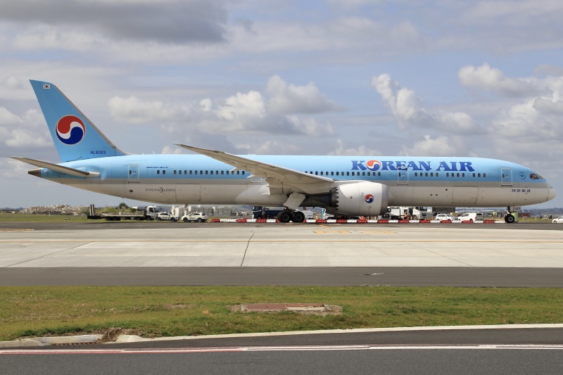 Photo of HL8083 - Korean Air Boeing 787-9 at AKL on AeroXplorer Aviation Database