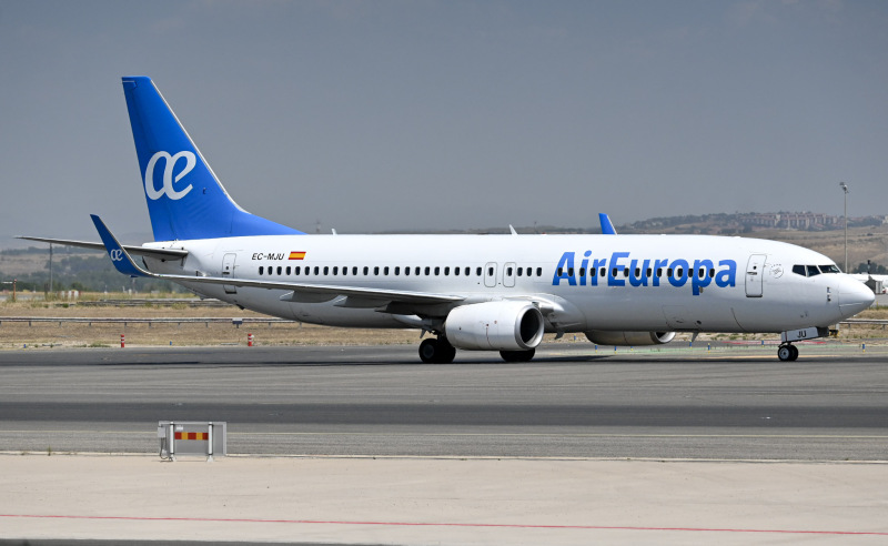 Photo of EC-MJU - Air Europa Boeing 737-800 at MAD on AeroXplorer Aviation Database