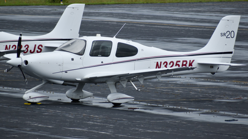 Photo of N325BK - PRIVATE Cirrus SR-20 at FCI on AeroXplorer Aviation Database
