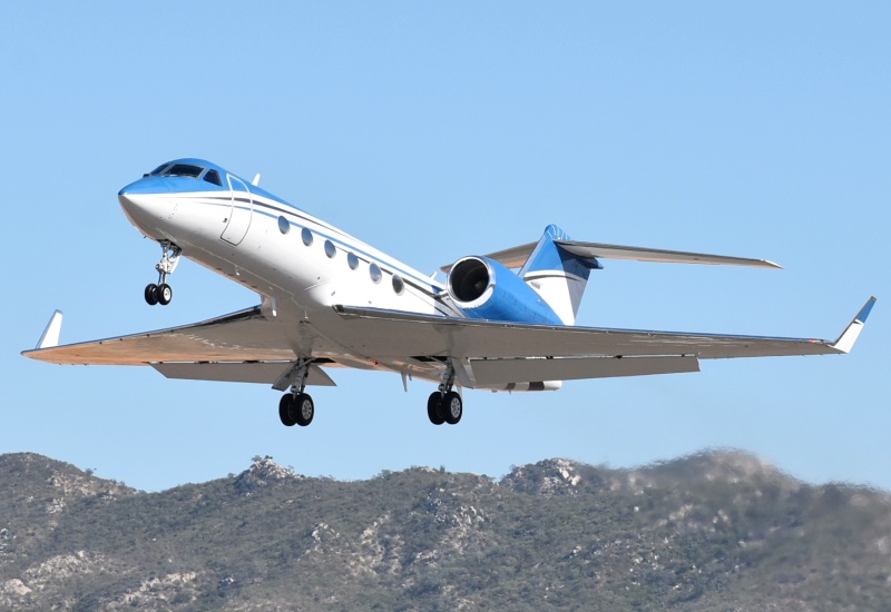 Photo of N16DJ - PRIVATE Gulfstream IV at CSL on AeroXplorer Aviation Database